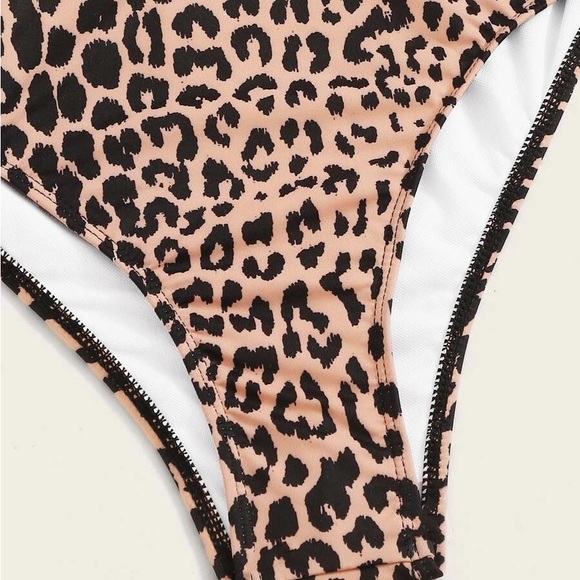 BNWT swimsuit from Shein size medium leopard cross cross one piece swimsuit - Picture 6 of 8